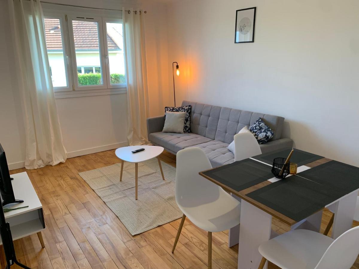 Valley View Retreat: Fully Renovated Apartment with Free Parking and Streaming Pont-Hebert Exterior photo