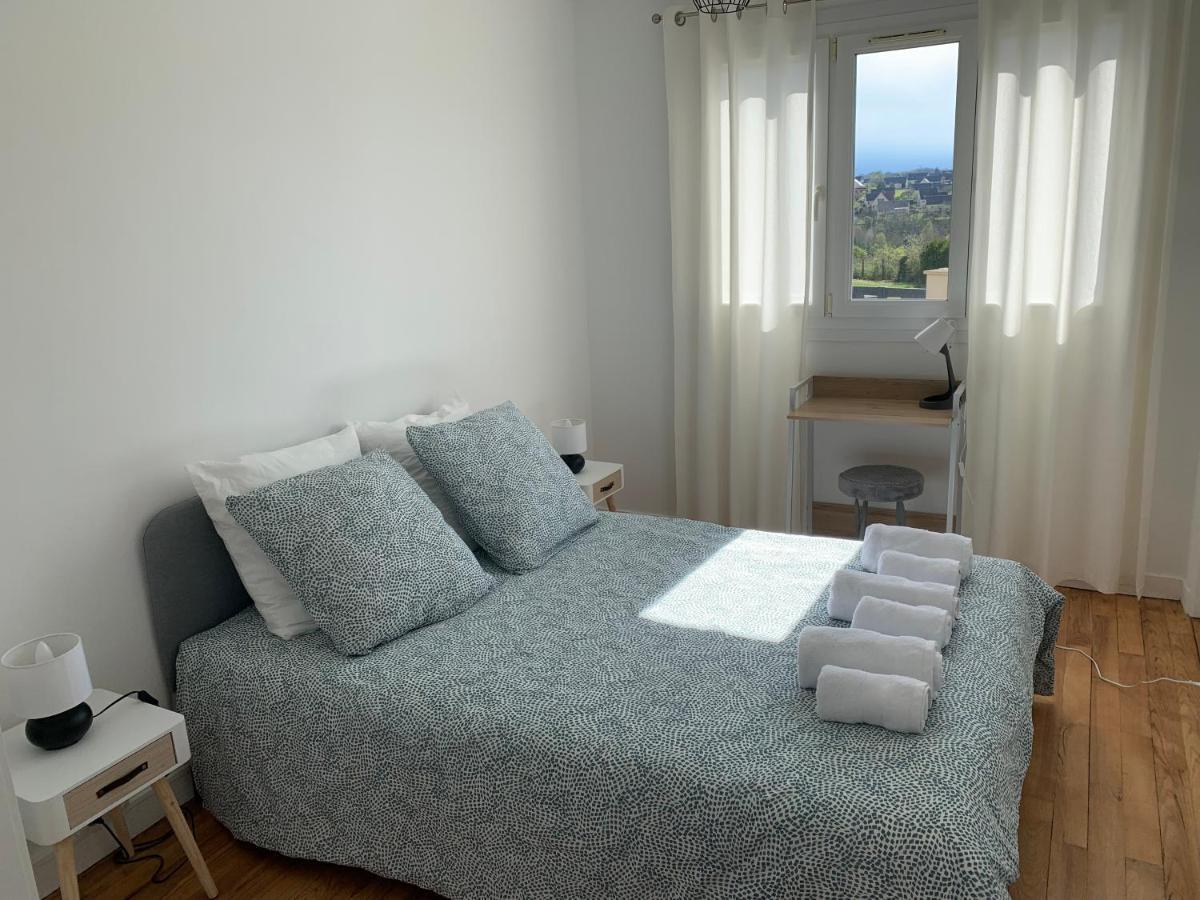 Valley View Retreat: Fully Renovated Apartment with Free Parking and Streaming Pont-Hebert Exterior photo