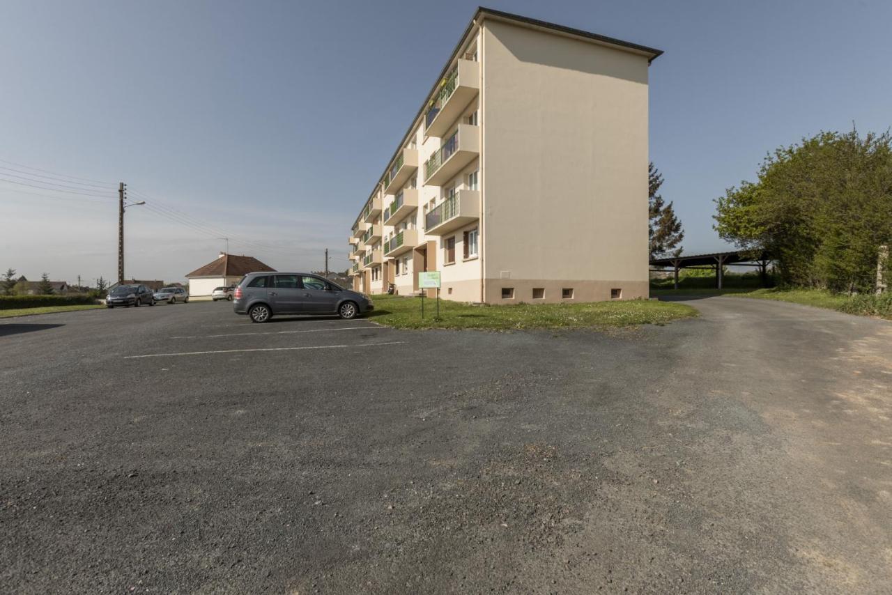 Valley View Retreat: Fully Renovated Apartment with Free Parking and Streaming Pont-Hebert Exterior photo