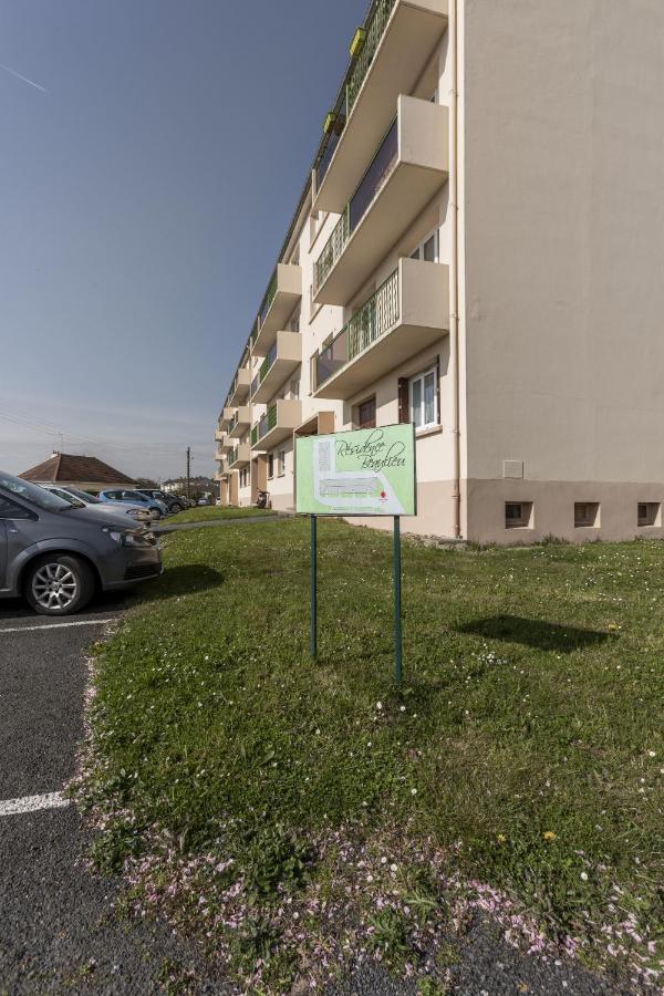Valley View Retreat: Fully Renovated Apartment with Free Parking and Streaming Pont-Hebert Exterior photo