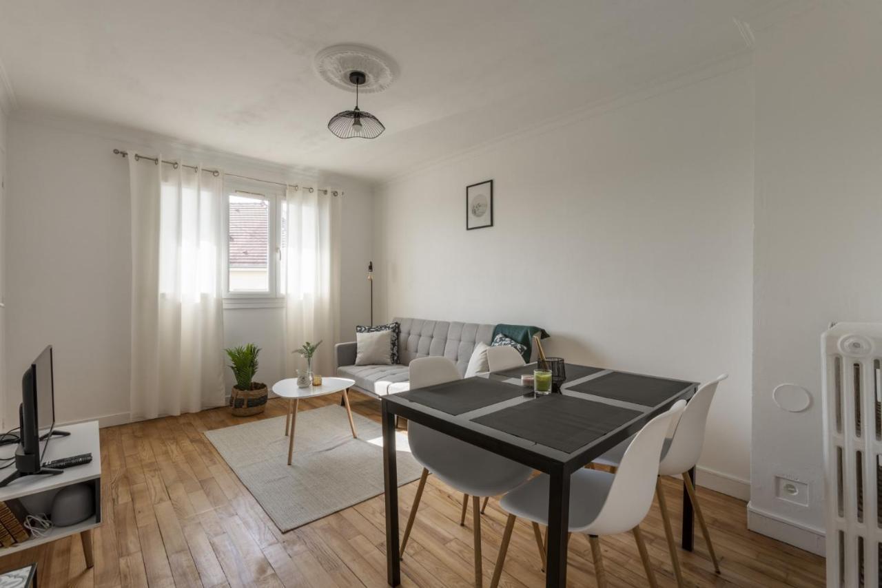Valley View Retreat: Fully Renovated Apartment with Free Parking and Streaming Pont-Hebert Exterior photo