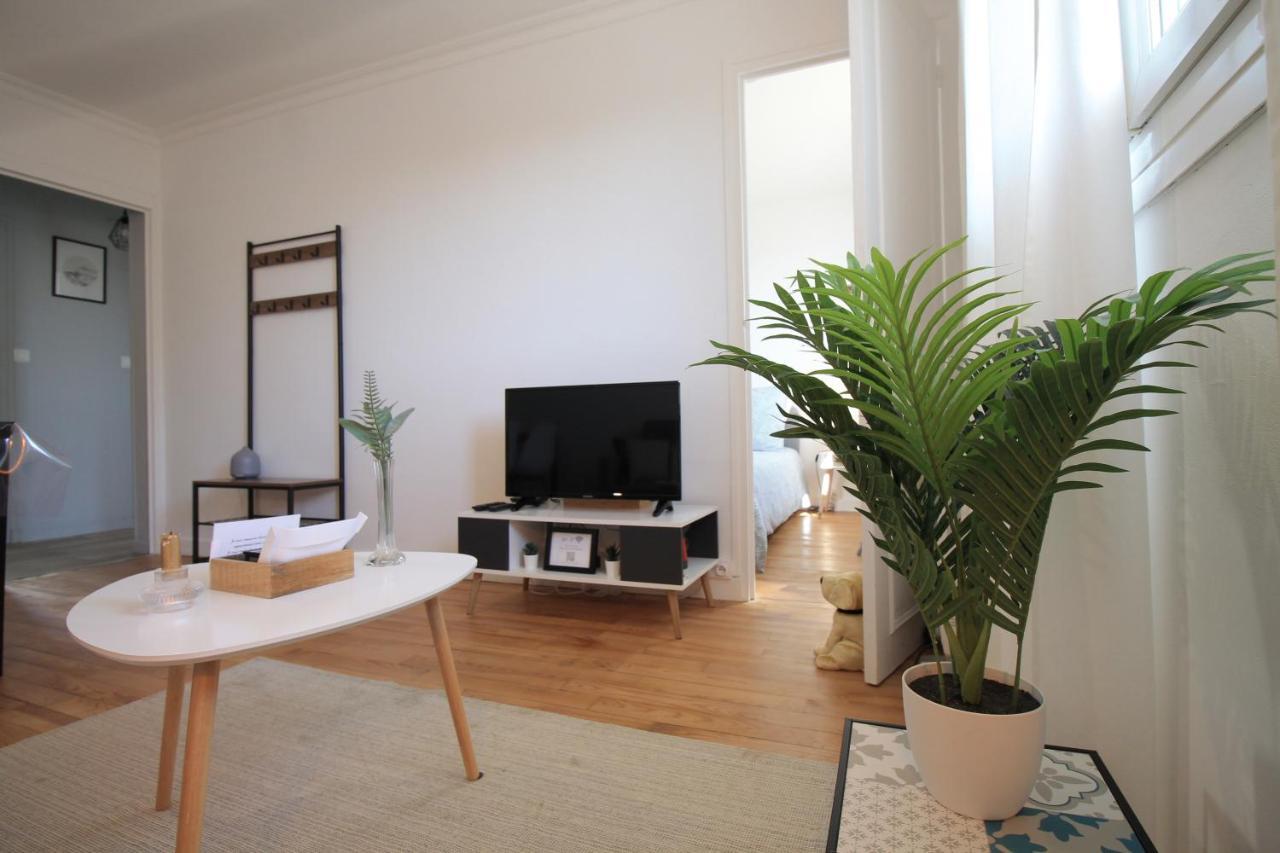 Valley View Retreat: Fully Renovated Apartment with Free Parking and Streaming Pont-Hebert Exterior photo