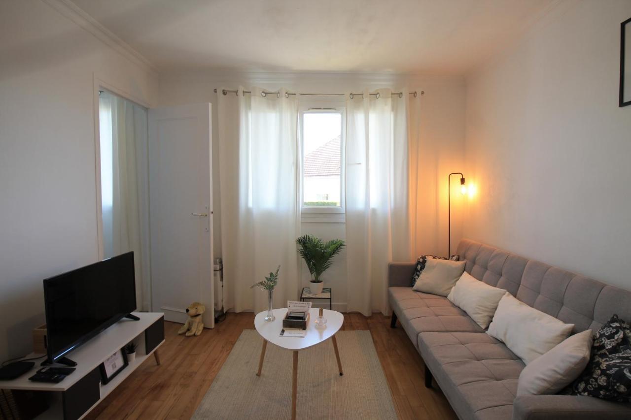 Valley View Retreat: Fully Renovated Apartment with Free Parking and Streaming Pont-Hebert Exterior photo