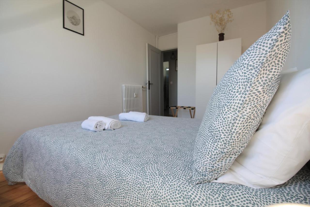 Valley View Retreat: Fully Renovated Apartment with Free Parking and Streaming Pont-Hebert Exterior photo