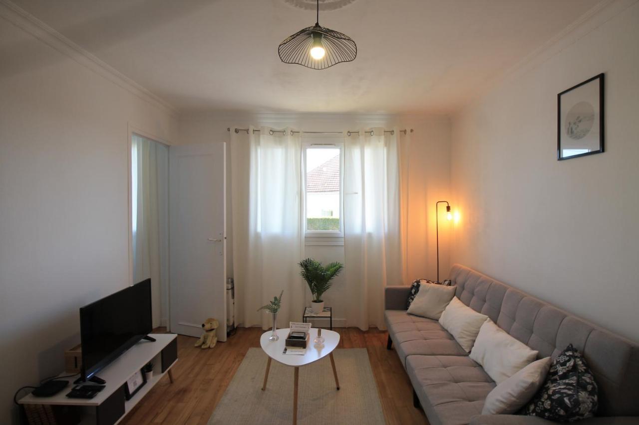 Valley View Retreat: Fully Renovated Apartment with Free Parking and Streaming Pont-Hebert Exterior photo
