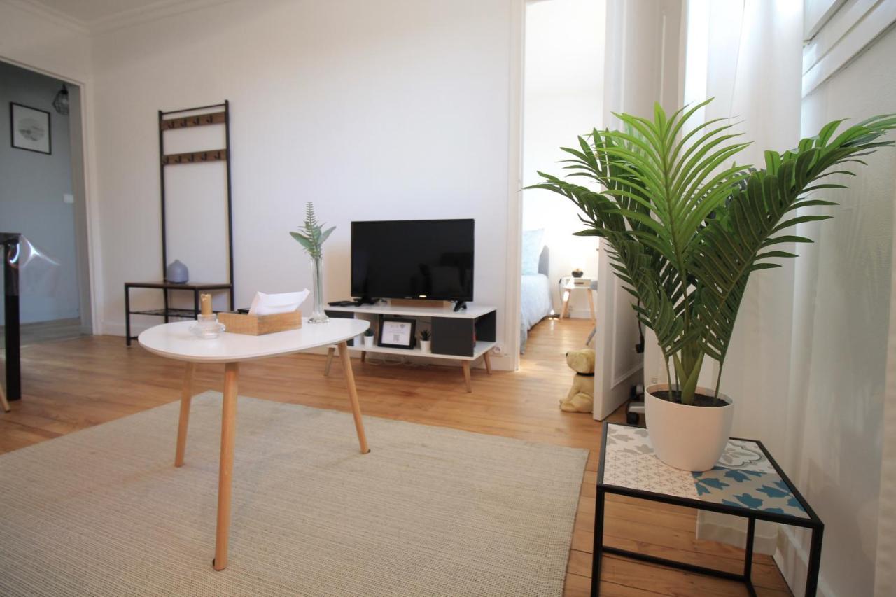 Valley View Retreat: Fully Renovated Apartment with Free Parking and Streaming Pont-Hebert Exterior photo