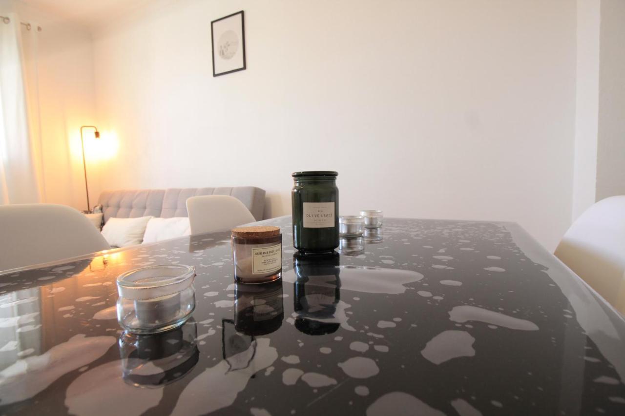 Valley View Retreat: Fully Renovated Apartment with Free Parking and Streaming Pont-Hebert Exterior photo