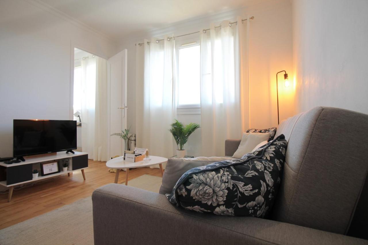 Valley View Retreat: Fully Renovated Apartment with Free Parking and Streaming Pont-Hebert Exterior photo