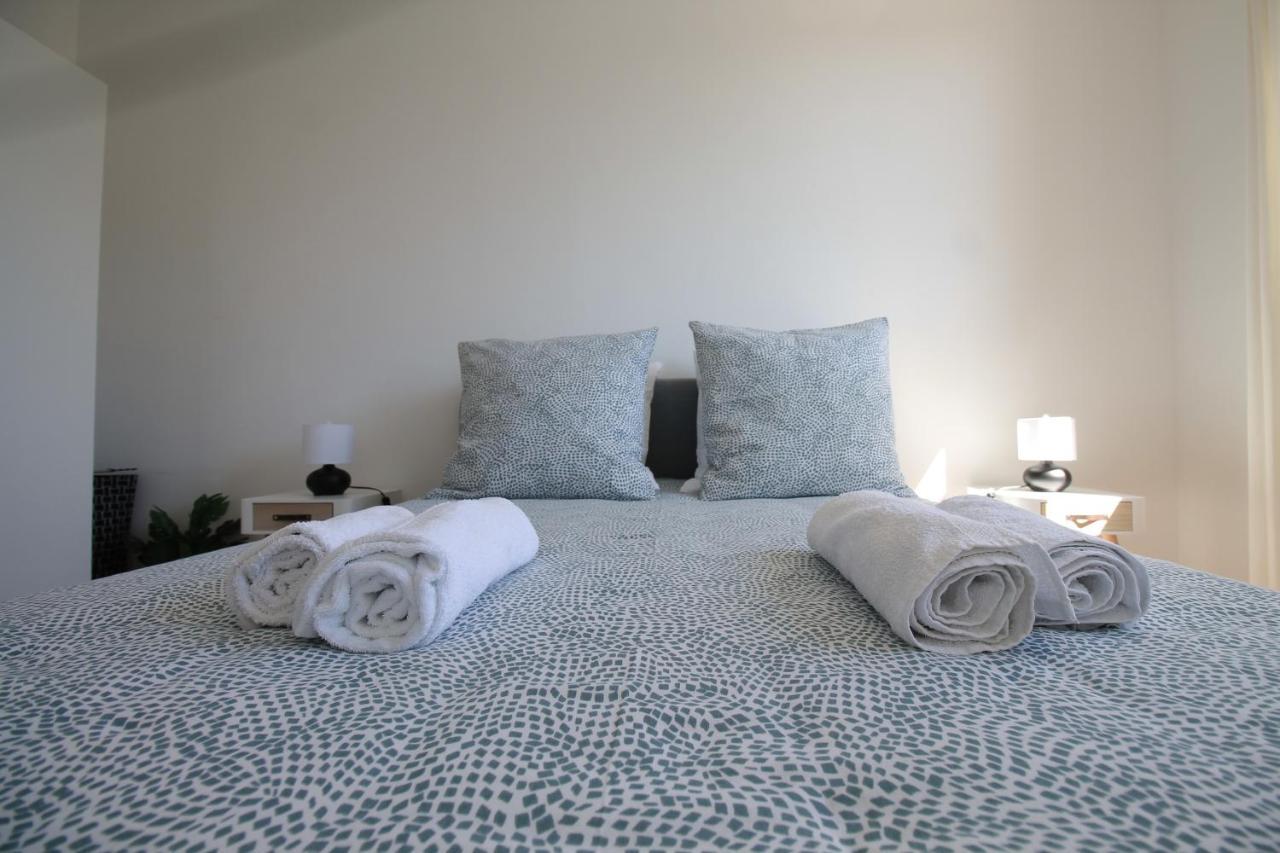 Valley View Retreat: Fully Renovated Apartment with Free Parking and Streaming Pont-Hebert Exterior photo