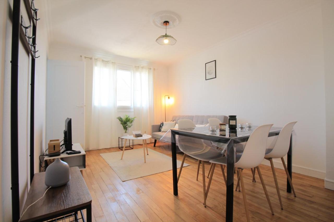 Valley View Retreat: Fully Renovated Apartment with Free Parking and Streaming Pont-Hebert Exterior photo